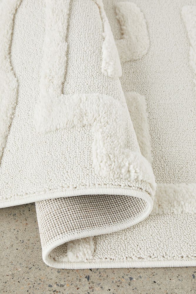 Eloise Power-Loomed Polypropylene Rug - White