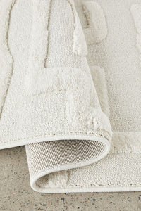 Eloise Power-Loomed Polypropylene Rug - White