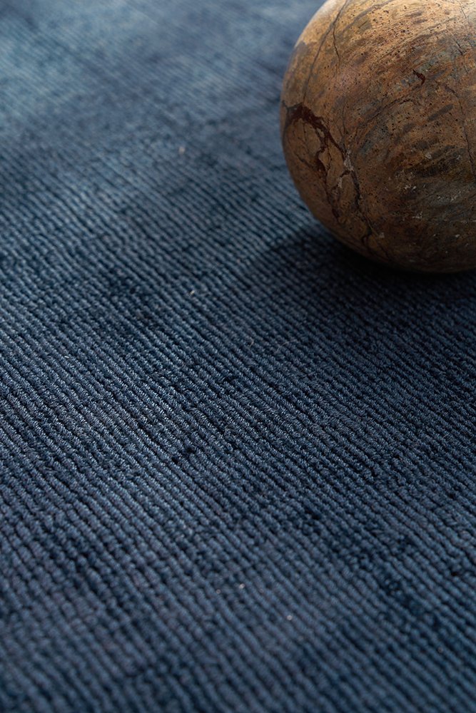 Lazuri Hand Made Viscose Rug - Navy