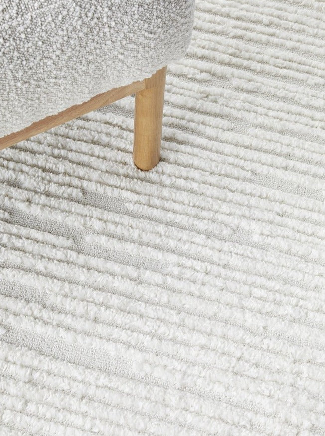 Chloe Power-Loomed Polypropylene Rug - White – Comeo Home