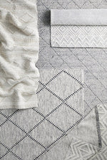 Load image into Gallery viewer, Dante Hand Made Wool Rug - Grey
