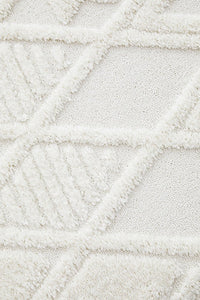 Kira Power-Loomed Polypropylene Rug - White