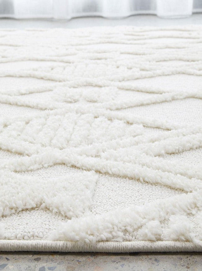 Kira Power-Loomed Polypropylene Rug - White