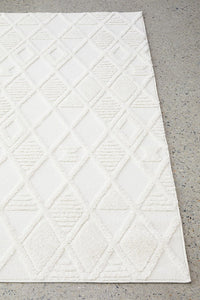 Kira Power-Loomed Polypropylene Rug - White
