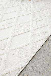 Kira Power-Loomed Polypropylene Rug - White