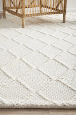 Load image into Gallery viewer, Lara Handmade Rug - Cream
