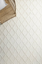Load image into Gallery viewer, Lara Handmade Rug - Cream
