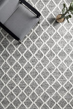 Load image into Gallery viewer, Lara Handmade Rug - Grey
