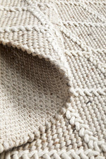 Load image into Gallery viewer, Lara Handmade Rug - Sand

