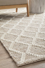 Load image into Gallery viewer, Lara Handmade Rug - Sand
