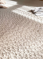 Load image into Gallery viewer, Pebbles Hand Made Wool Rug - Ivory
