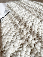 Load image into Gallery viewer, Pebbles Hand Made Wool Rug - Ivory

