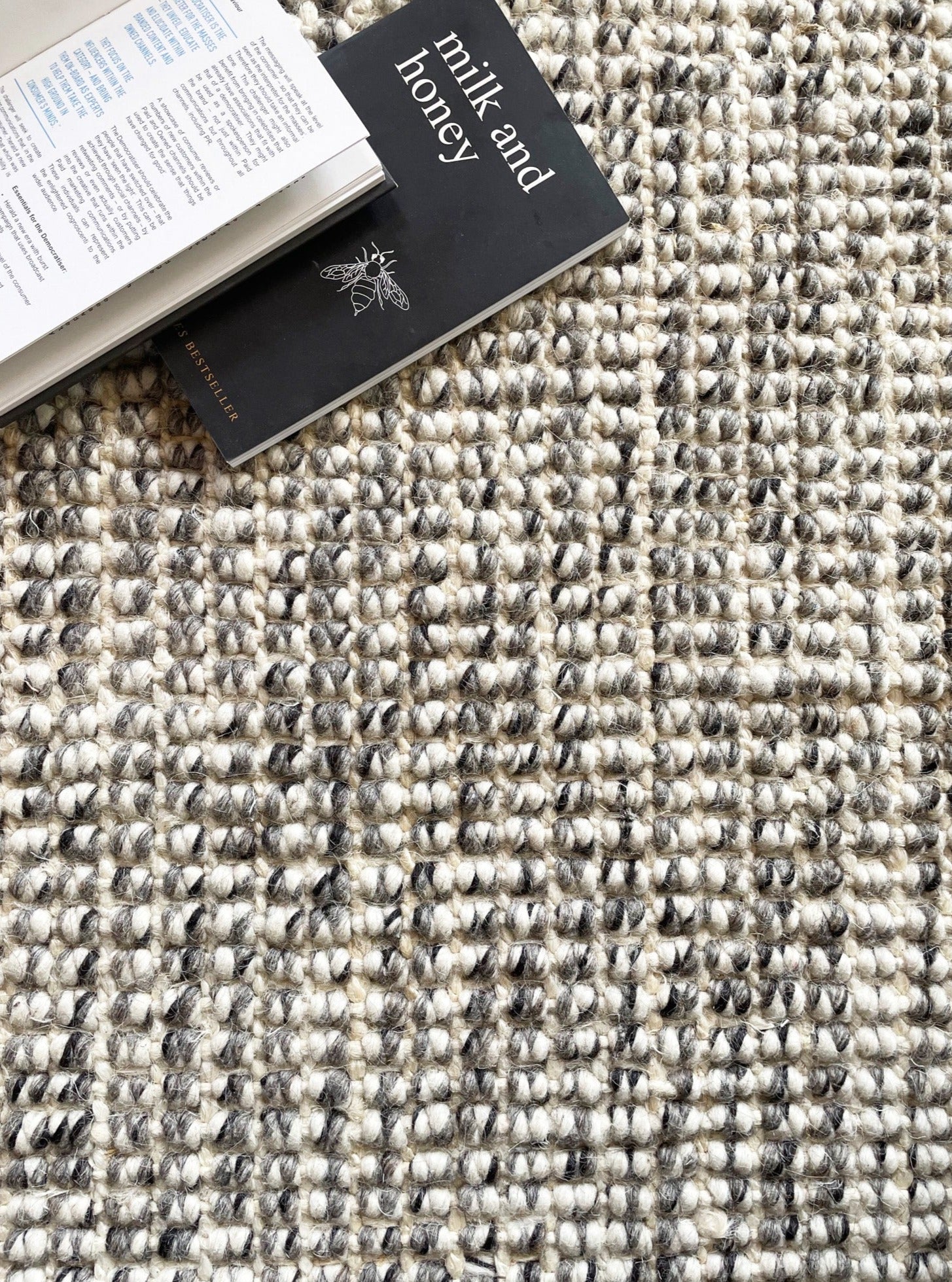 Usui Hand Made Wool And Jute Rug - Grey
