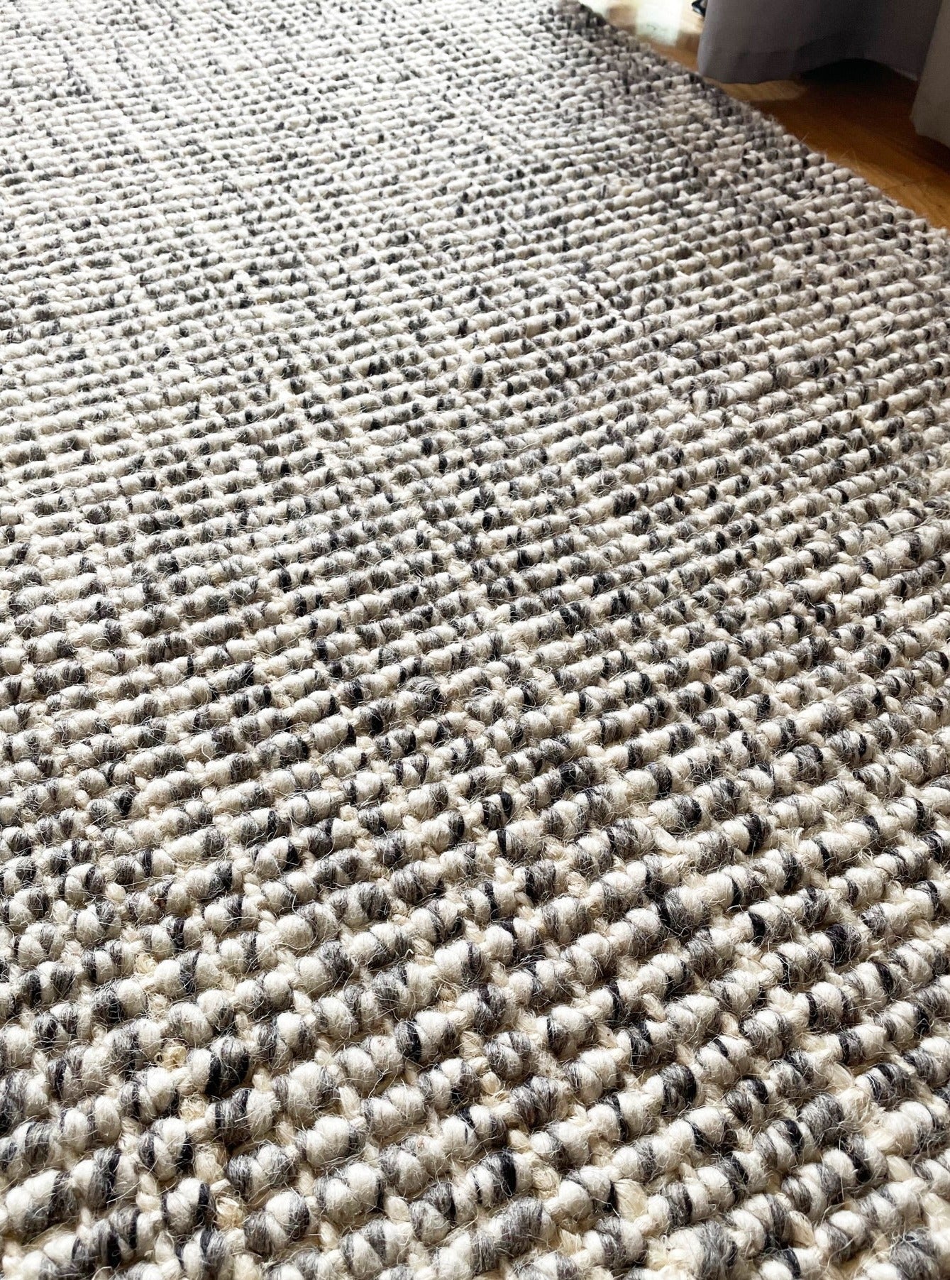 Usui Hand Made Wool And Jute Rug - Grey