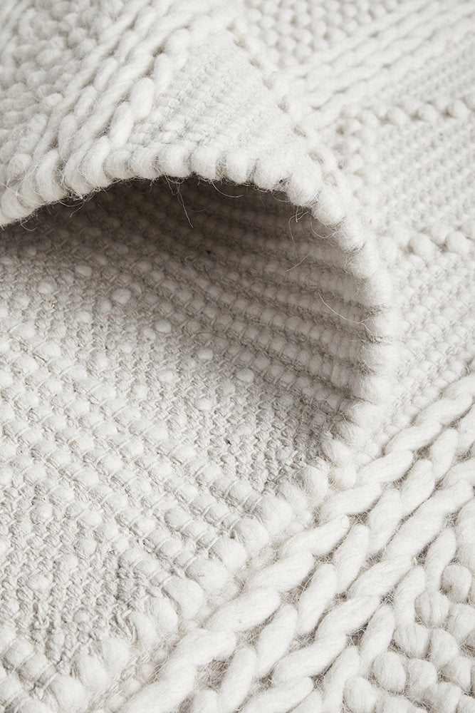 Vara Hand Made Wool Rug - Snow