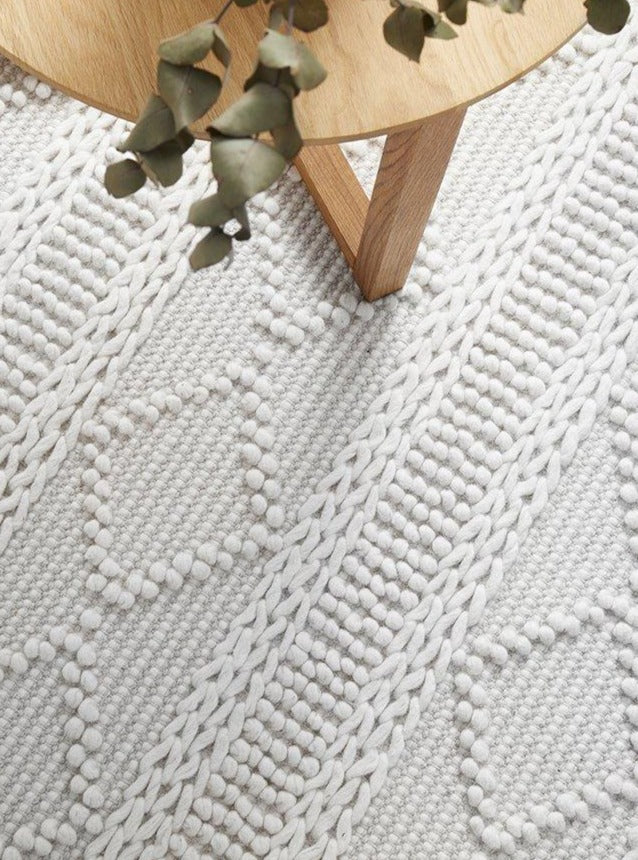 Vara Hand Made Wool Rug - Snow