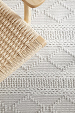 Load image into Gallery viewer, Vara Hand Made Wool Rug - Snow
