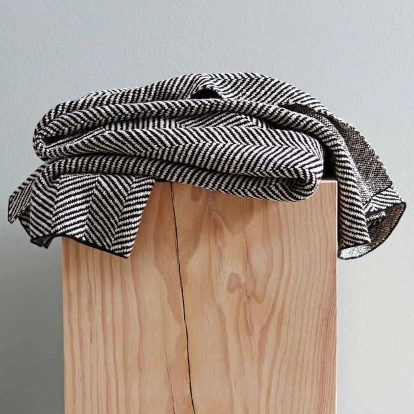 Weave Solano Cotton Throw Rug - Onyx