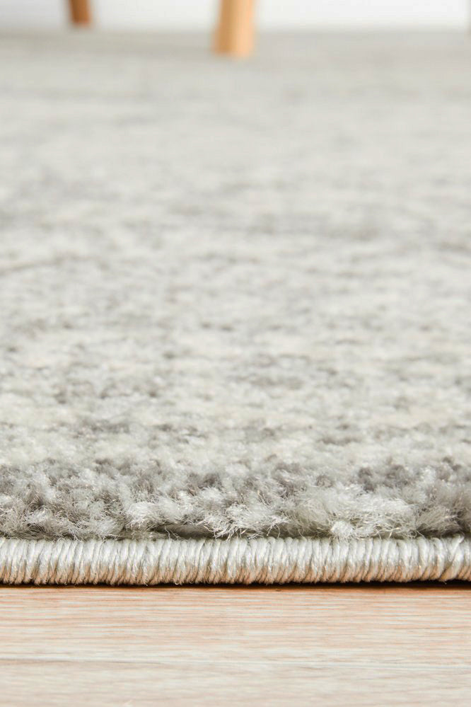 Zarina Power-Loomed Polypropylene Rug - Silver