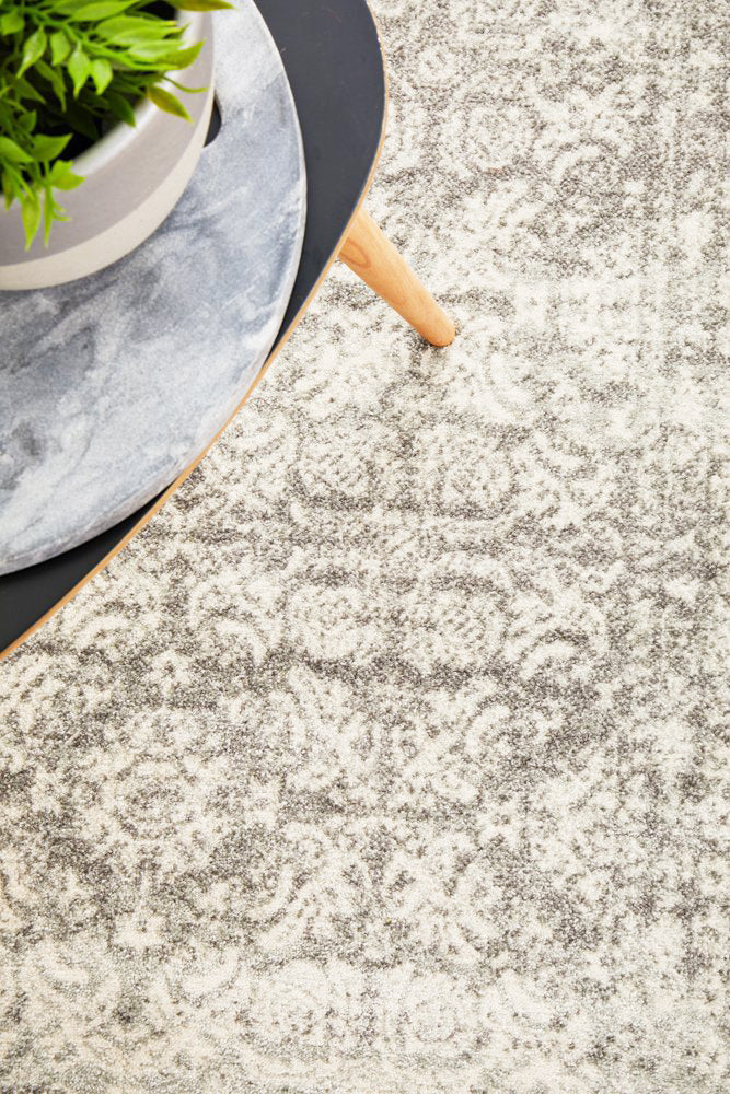 Zarina Power-Loomed Polypropylene Rug - Silver
