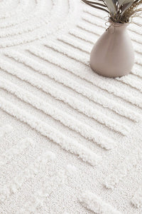 Zoe Power-Loomed Polypropylene Rug - White