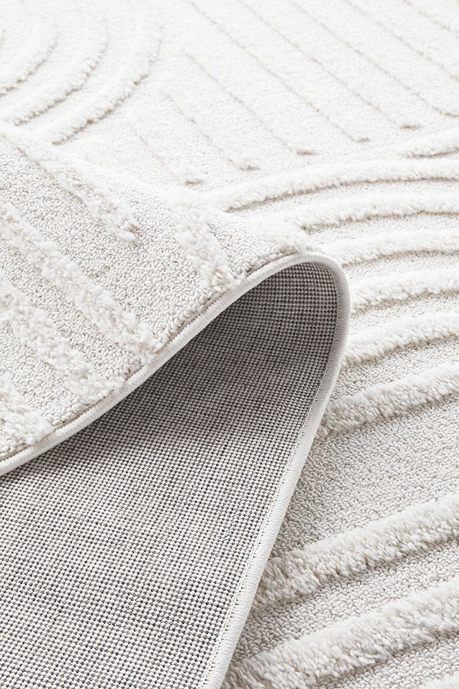 Zoe Power-Loomed Polypropylene Rug - White