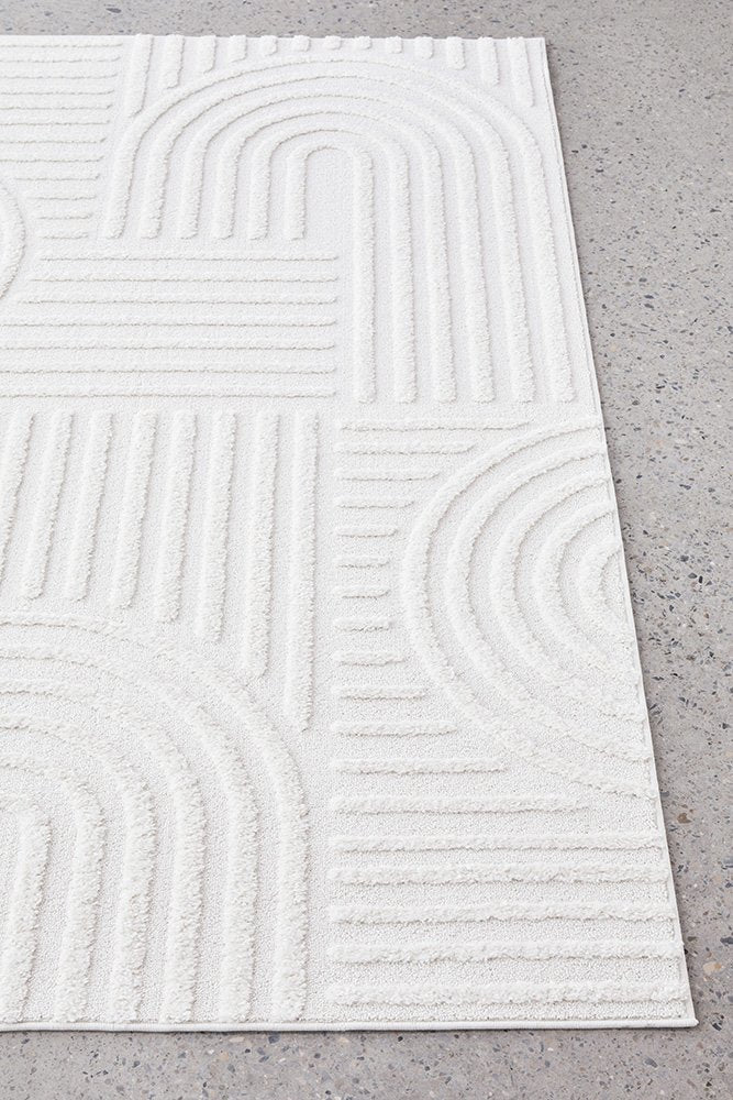 Zoe Power-Loomed Polypropylene Rug - White